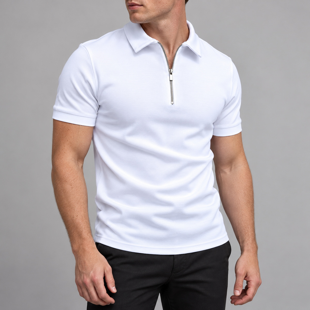 Zip-Polo Weiß am Model