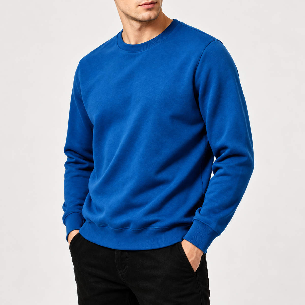 Rundhals-Sweatshirt Blau am Model