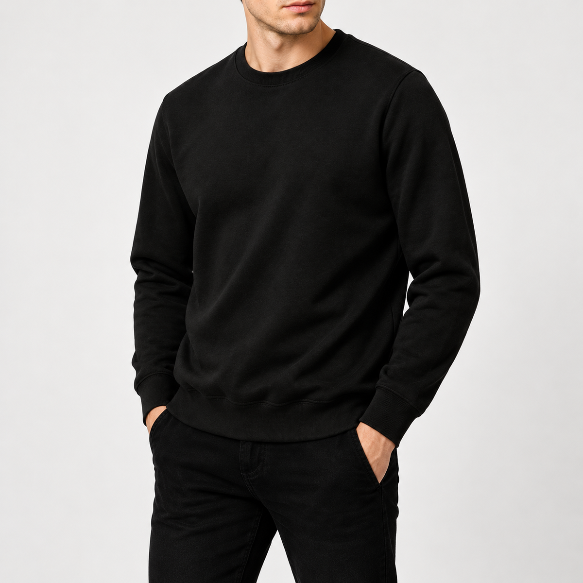 Rundhals-Sweatshirt Schwarz am Model