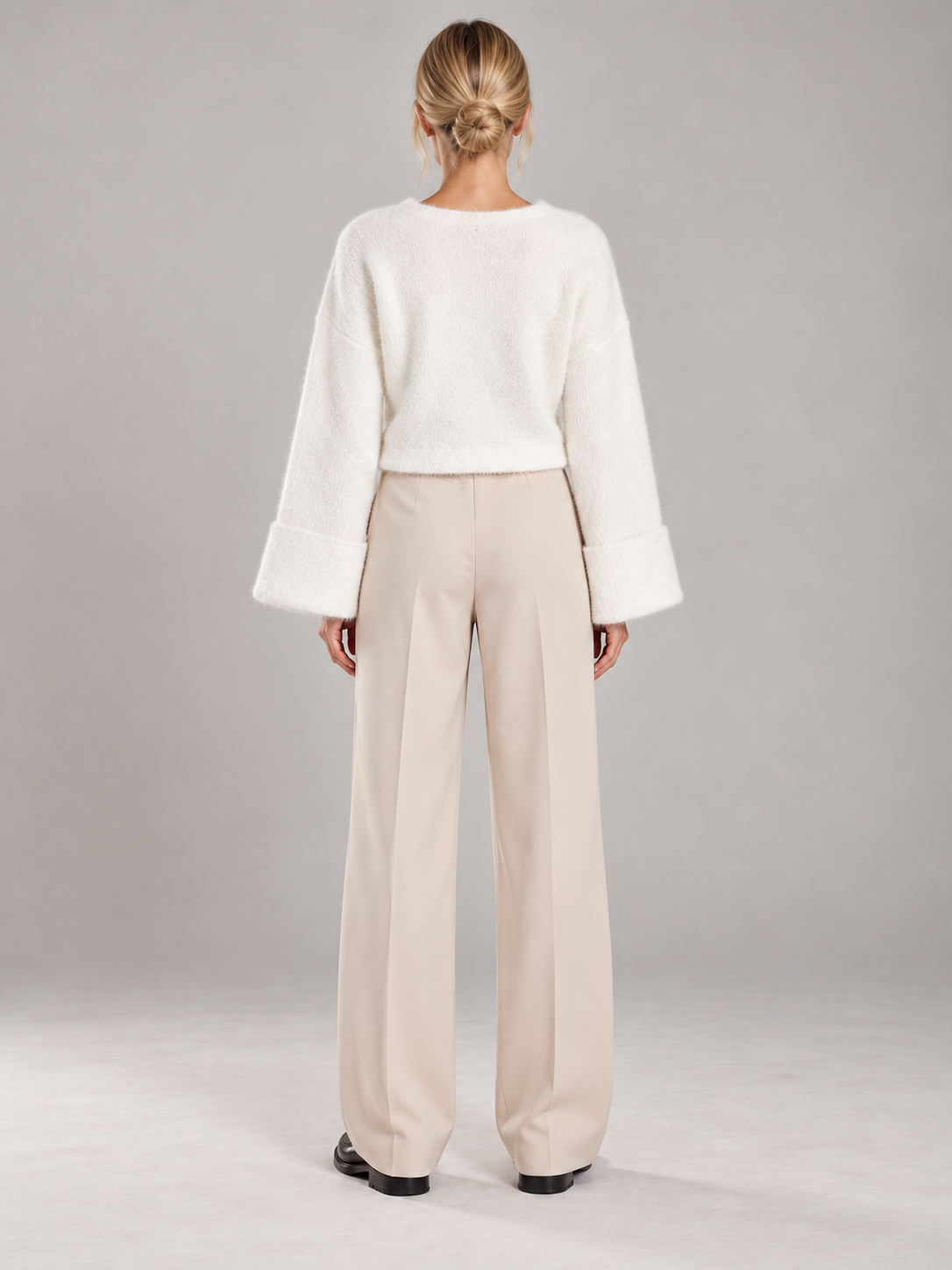 Flauschige Crop-Strickjacke
