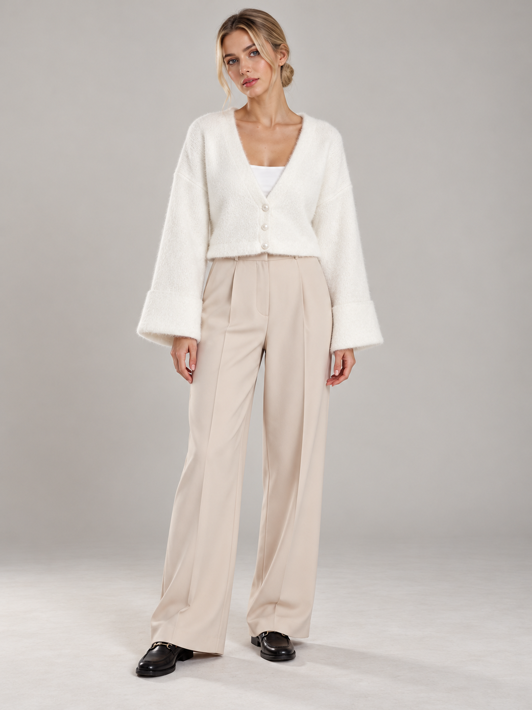 Flauschige Crop-Strickjacke