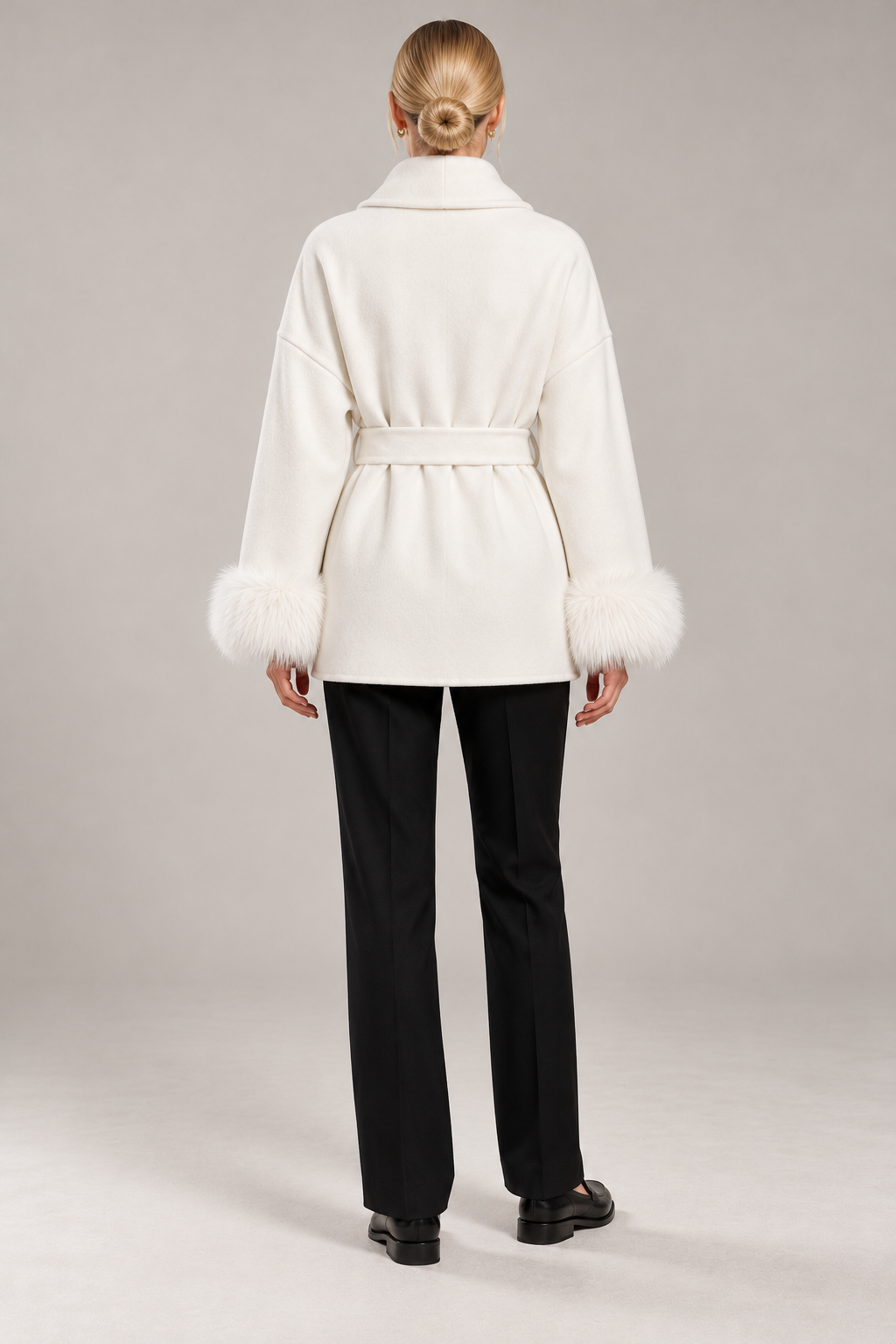 Bindegürtel-Jacke mit Fellmanschetten