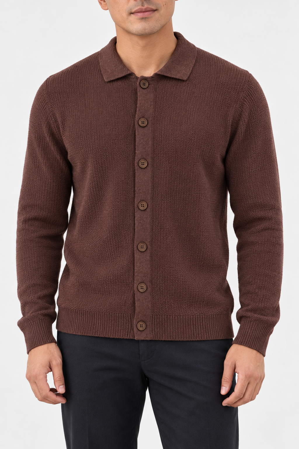 Strickhemd Braun am Model