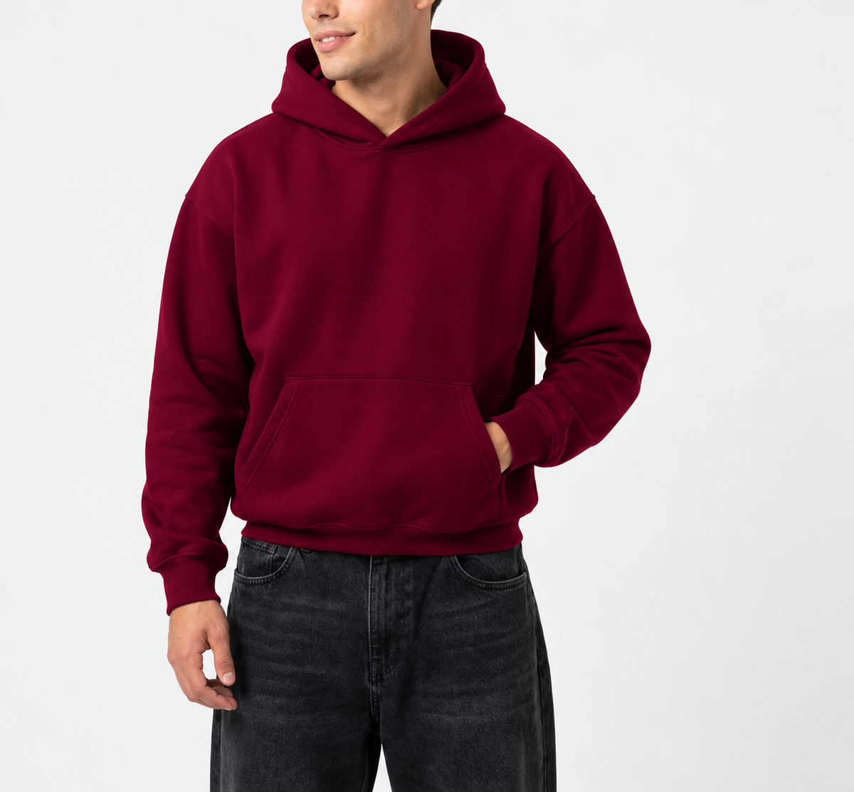 Kapuzenpullover Bordeaux am Model