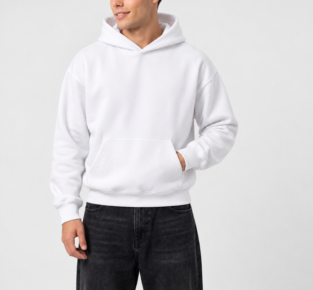 Kapuzenpullover Weiß am Model