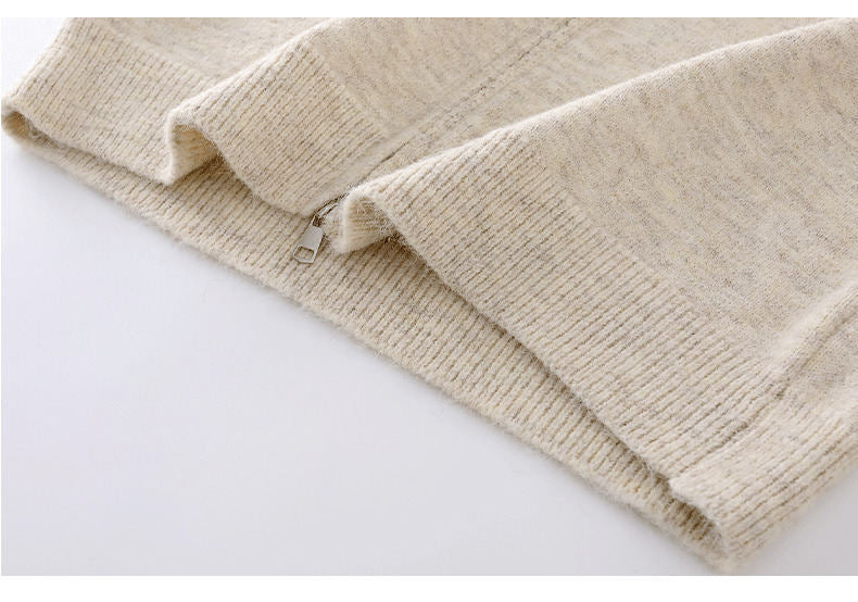 Cremefarbene Strickjacke – Rippbündchen und Saum