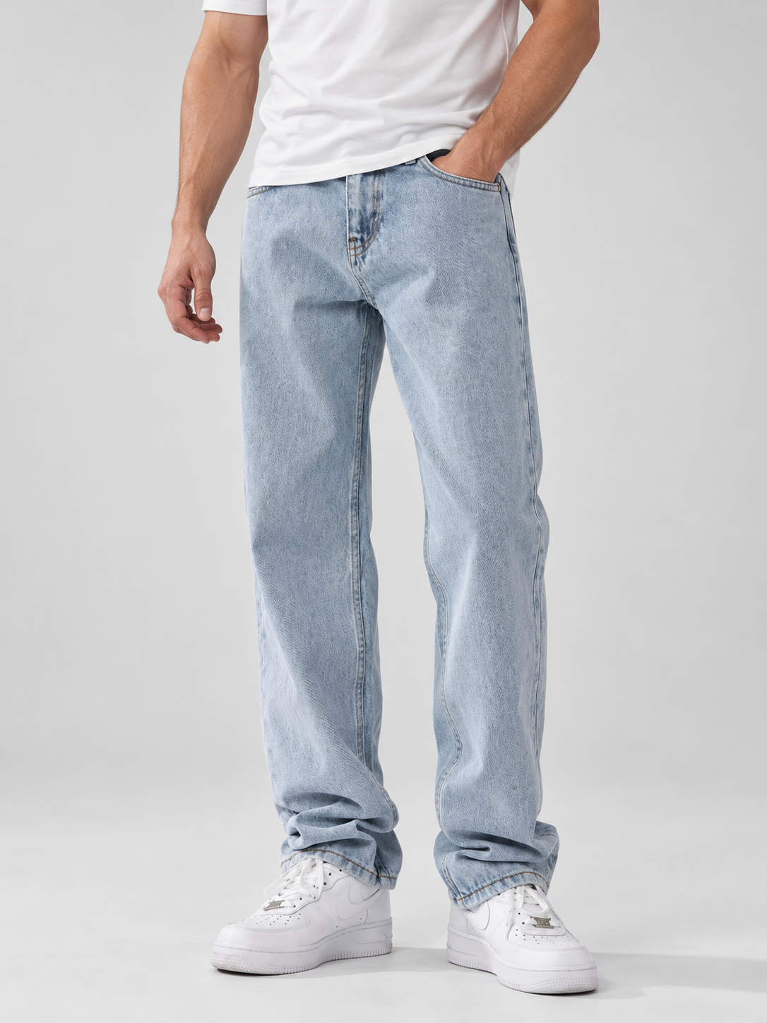 Herren Jeans blau am Model