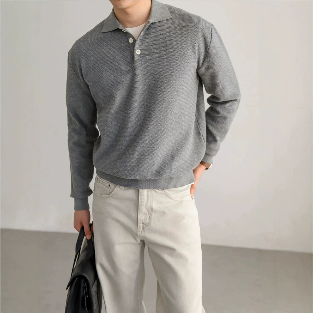 Grau – weitere Ansicht des Strickpullovers