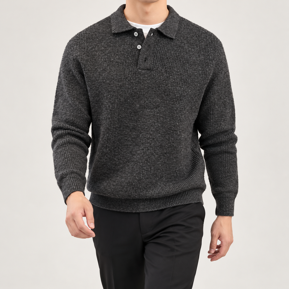 Rippstrick-Pullover Anthrazit am Model