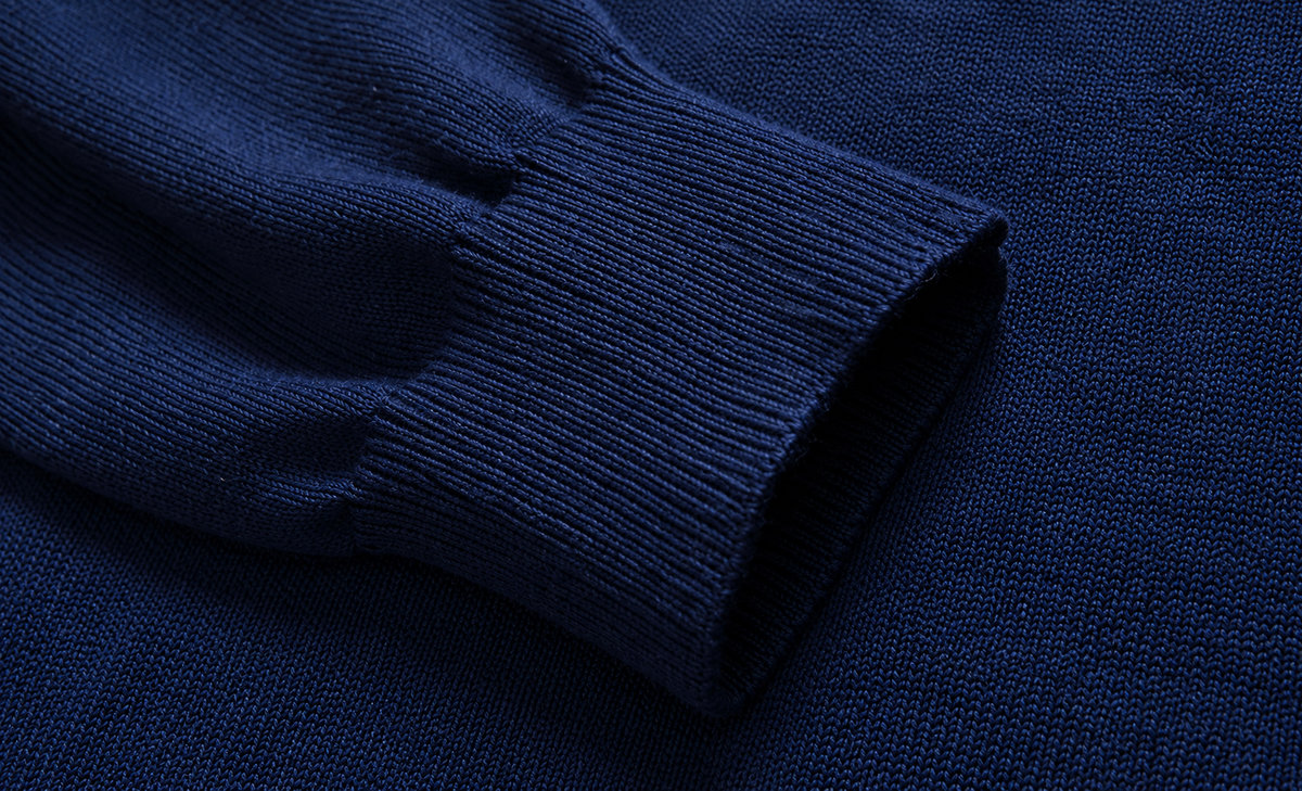 Marineblaue Feinstrickjacke – Ärmelbündchen