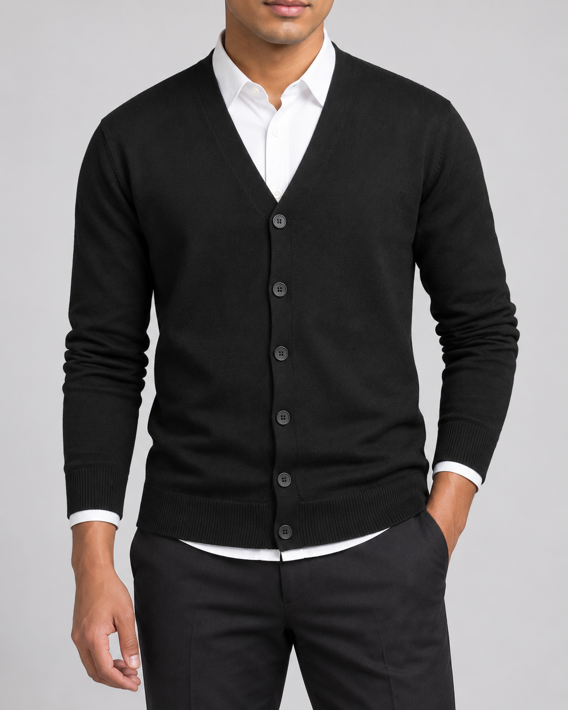 Feinstrickjacke Schwarz am Model