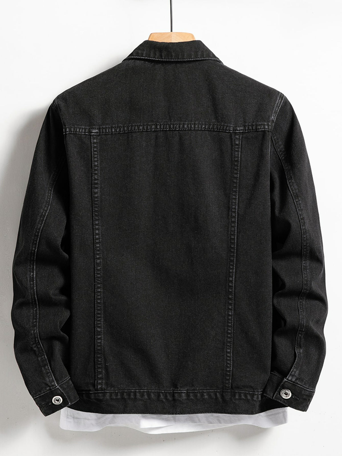Schwarze Jeansjacke – Rückansicht