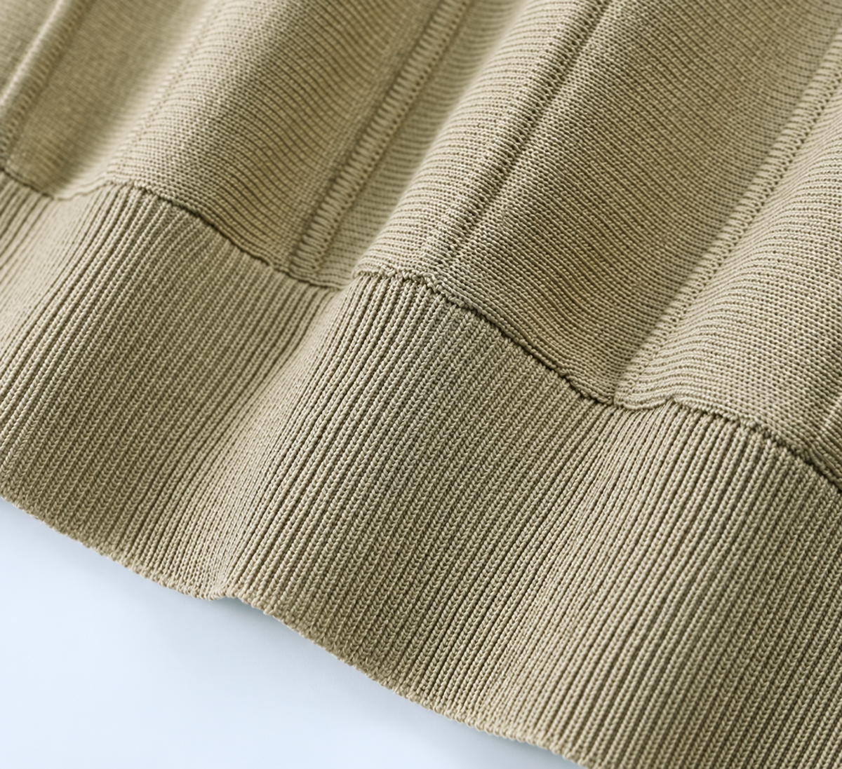 Rundhals-Strickshirt – Saumdetail