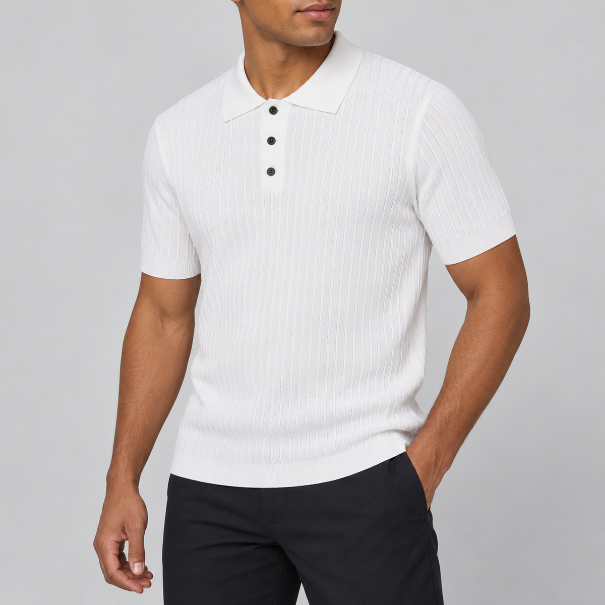 Rippstrick-Polo Weiß am Model