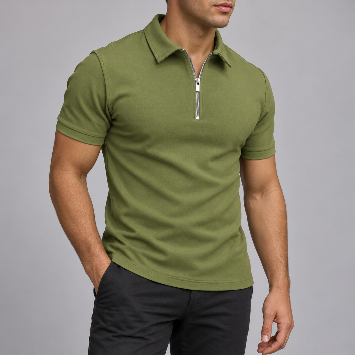 Zip-Polo Olivgrün am Model