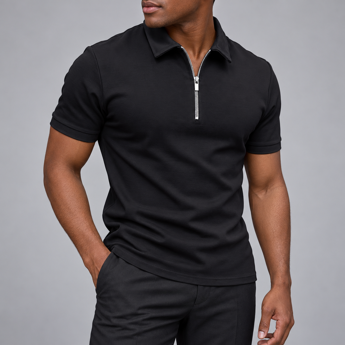 Zip-Polo Schwarz am Model
