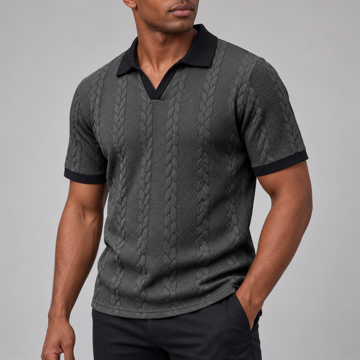 Zopfstrick-Polo Anthrazit am Model