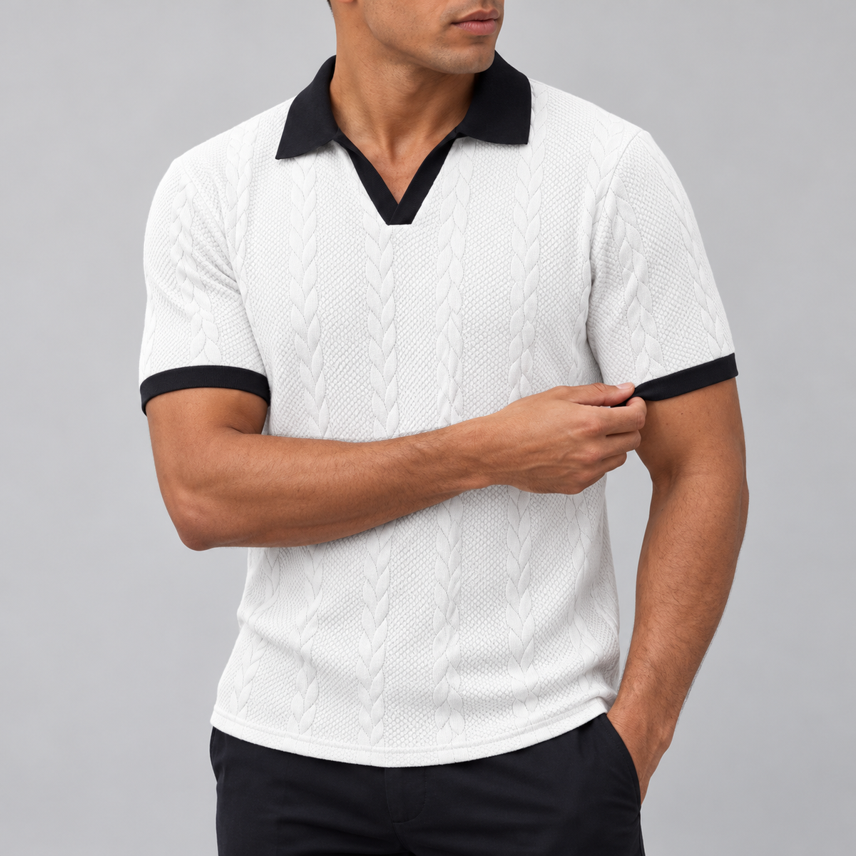 Zopfstrick-Polo Weiß am Model