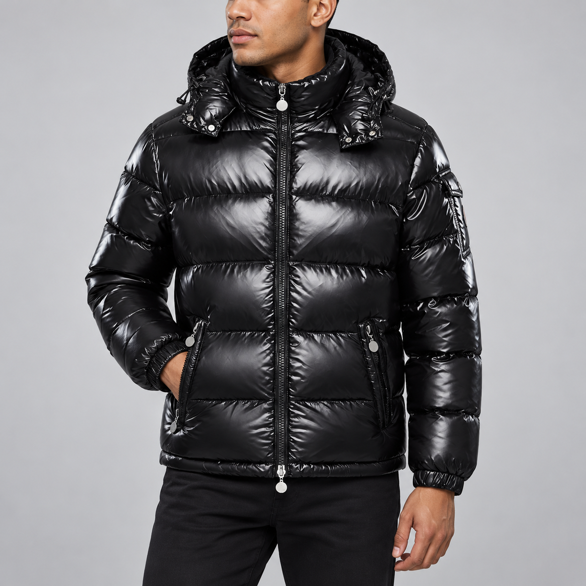Pufferjacke Schwarz am Model