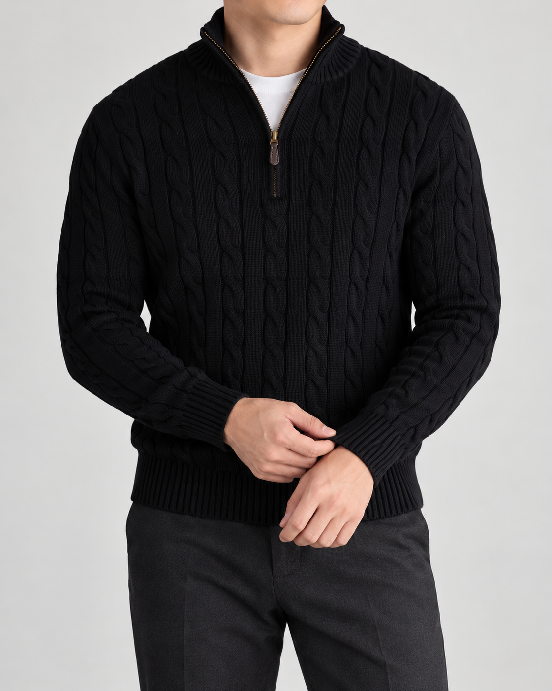 Zopfmuster-Pullover Schwarz am Model