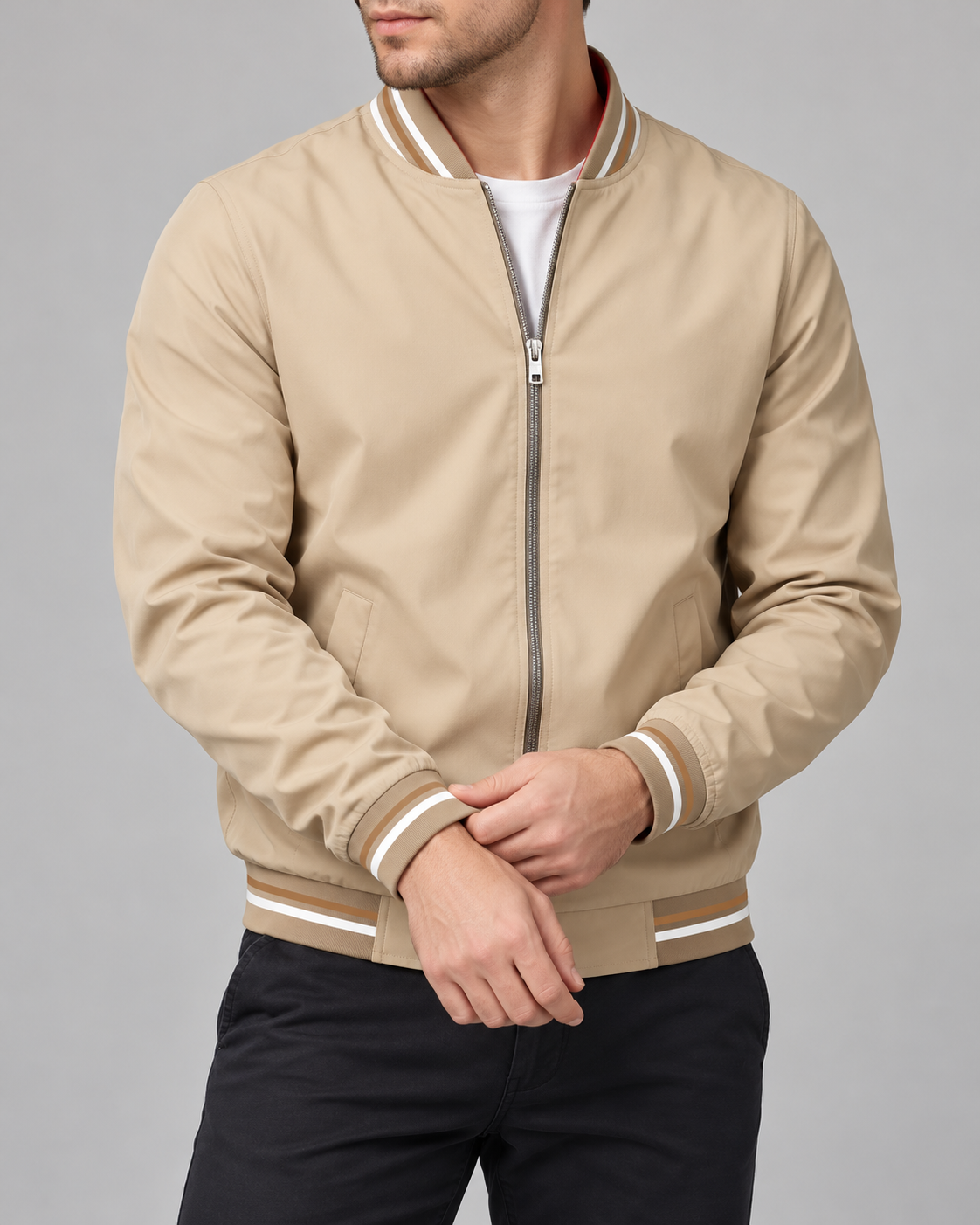 Bomberjacke Beige am Model