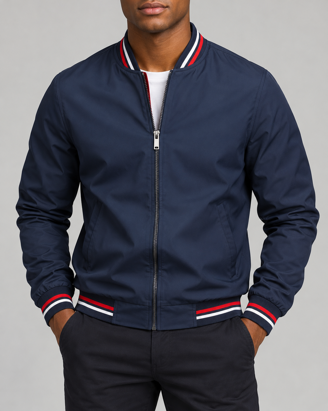 Bomberjacke Marineblau am Model