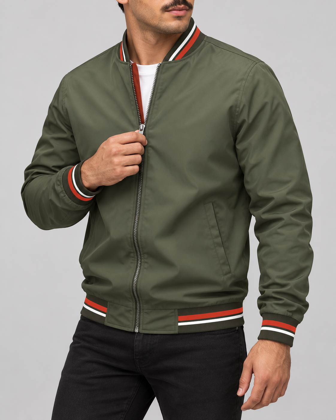 Bomberjacke Olivgrün am Model