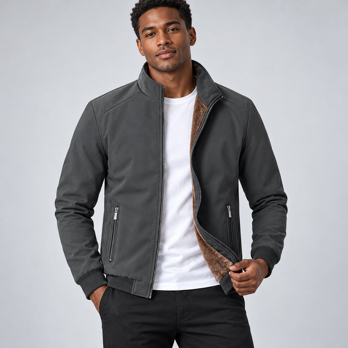 Gefütterte Jacke Dunkelgrau / Innenfutter Braun am Model