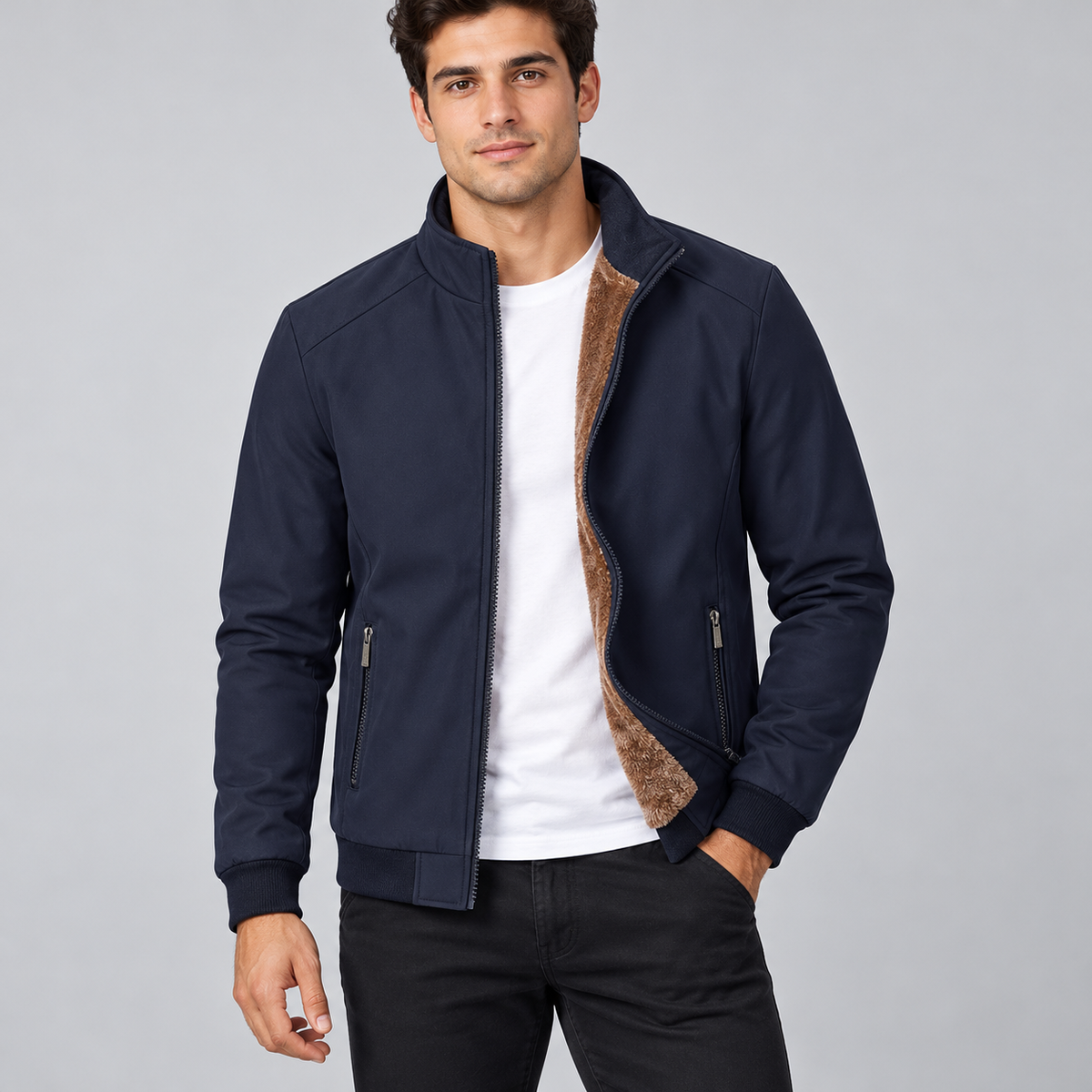 Gefütterte Jacke Marineblau / Innenfutter Braun am Model