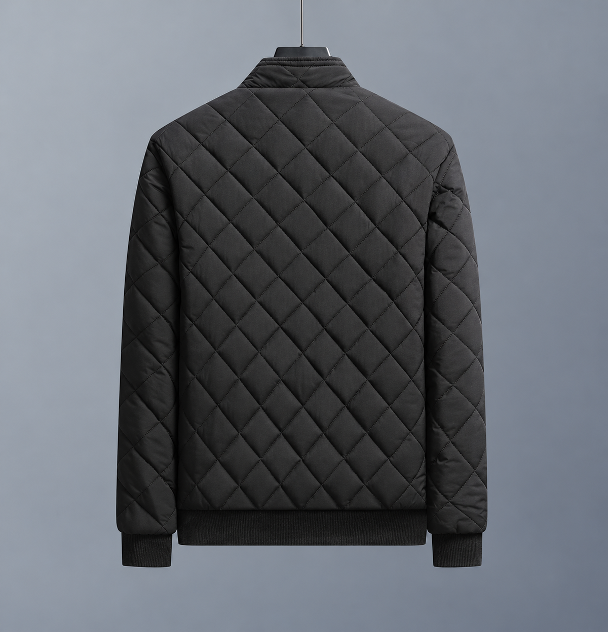 Schwarze Steppjacke – Rückansicht